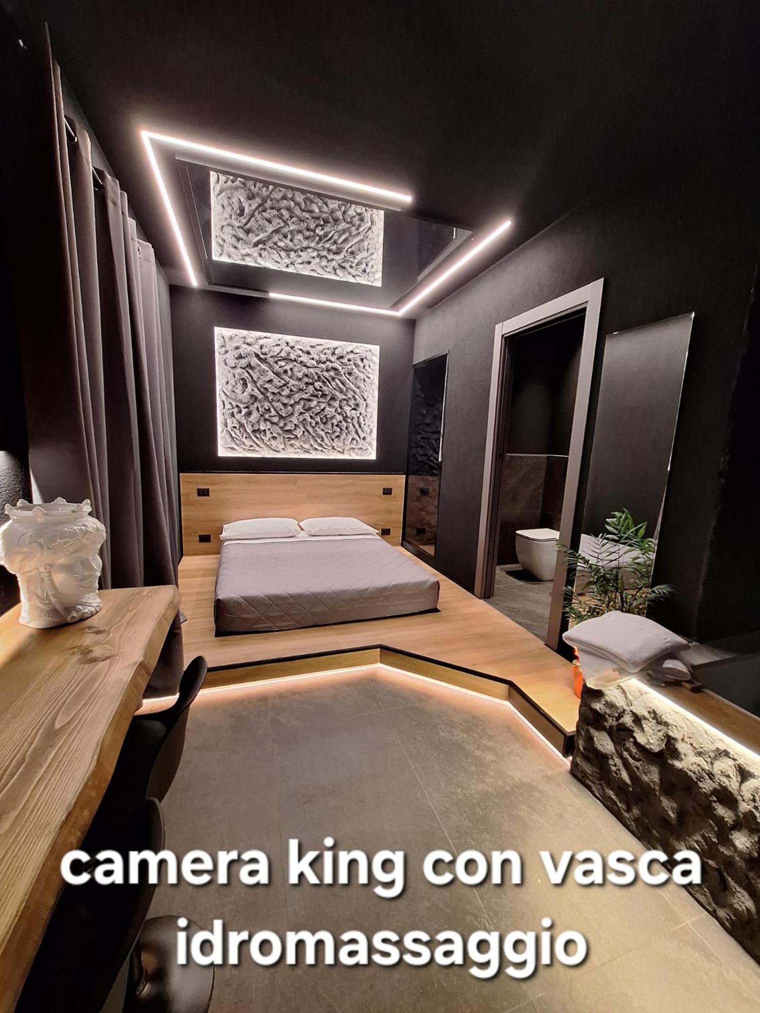 Dark & Light Rooms & Luxury Suites Катания Экстерьер фото