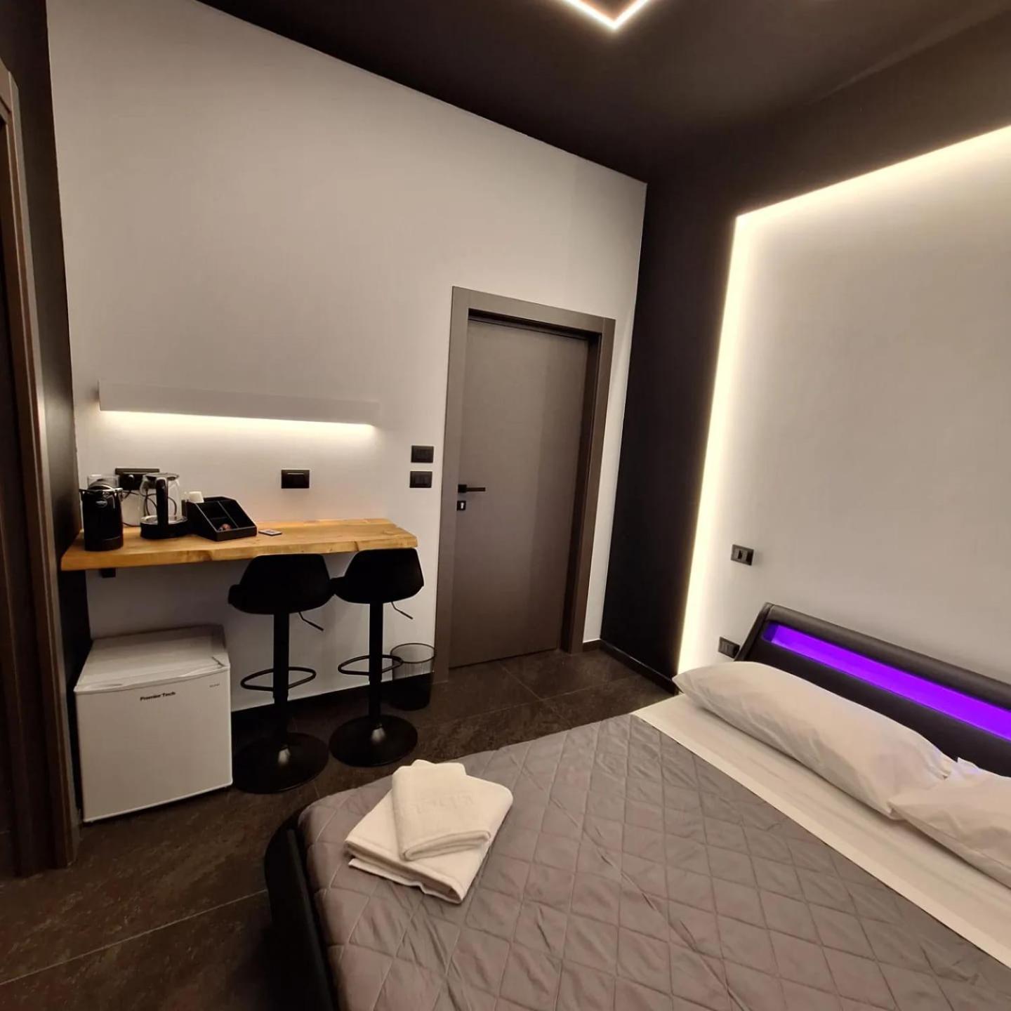 Dark & Light Rooms & Luxury Suites Катания Экстерьер фото