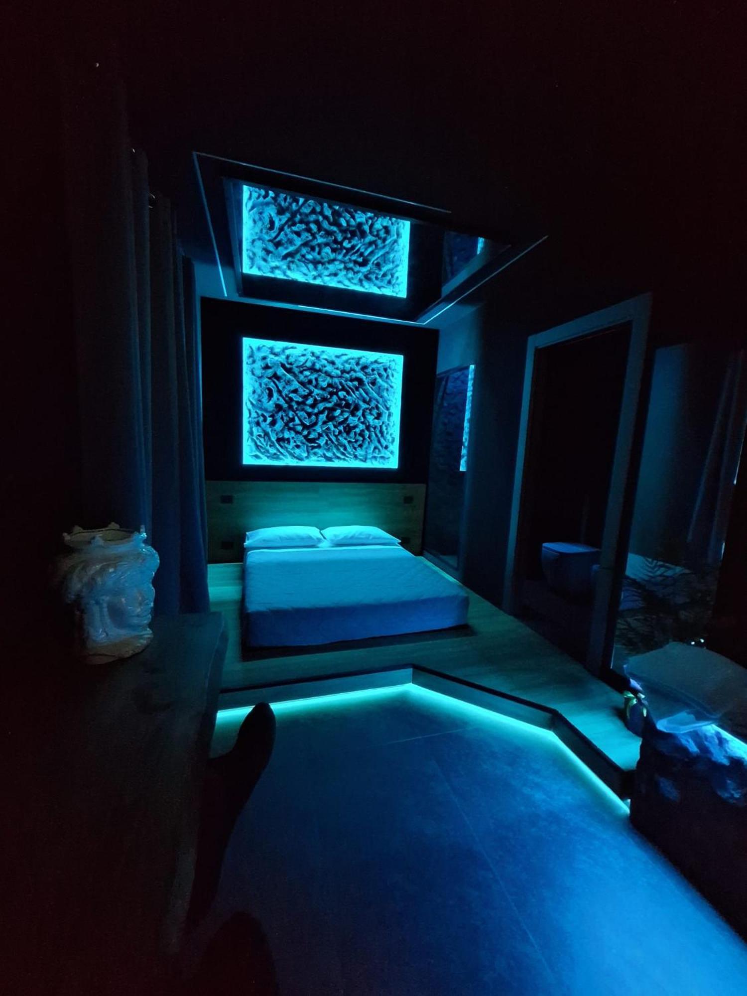 Dark & Light Rooms & Luxury Suites Катания Экстерьер фото