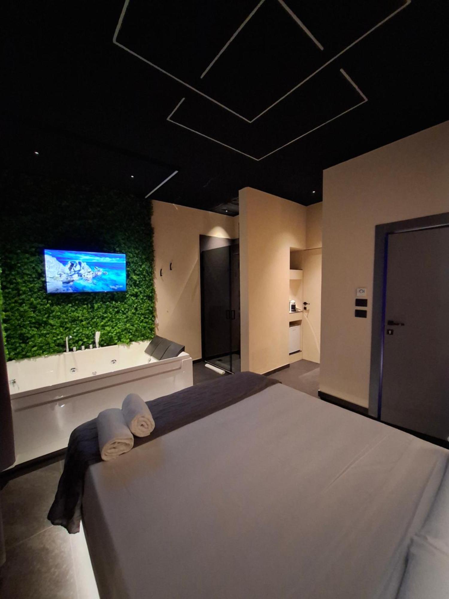 Dark & Light Rooms & Luxury Suites Катания Экстерьер фото